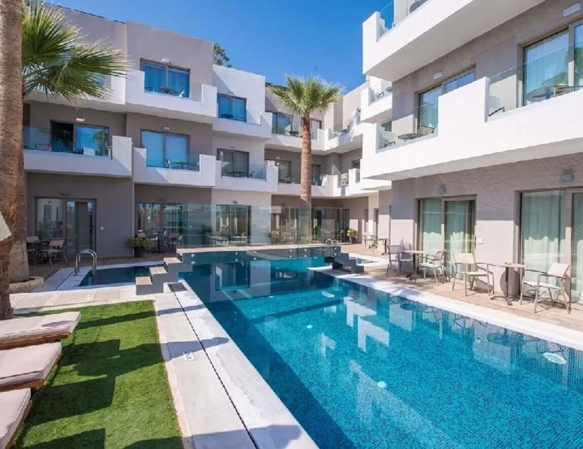 Отель Cactus Bay 4*